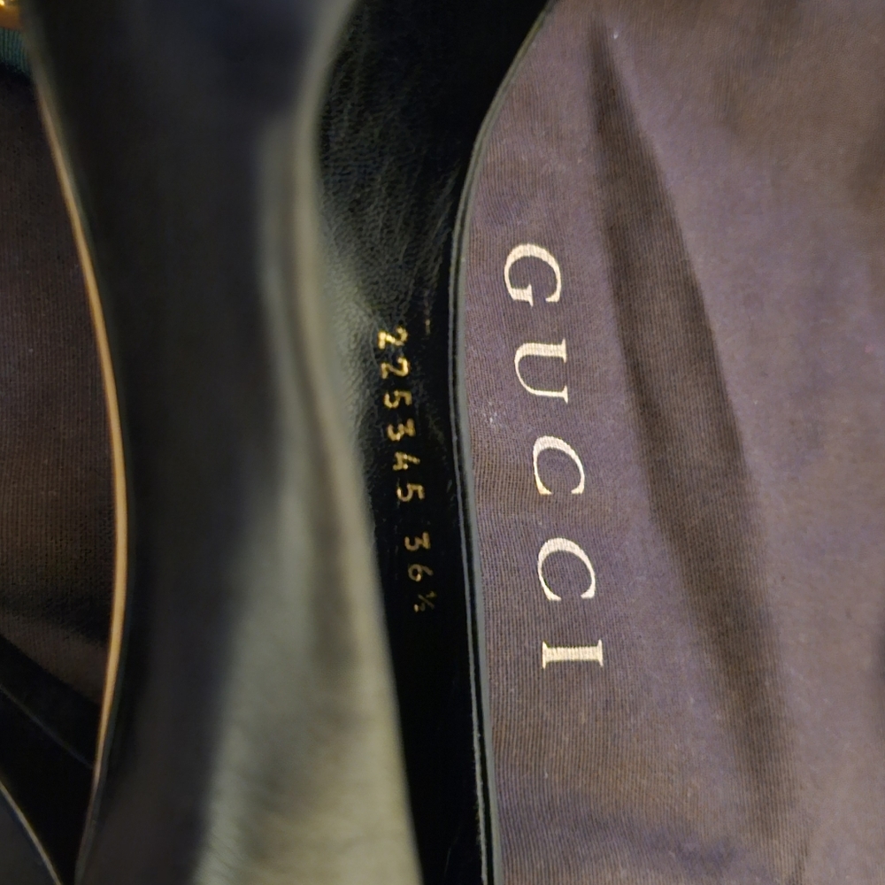 Gucci Black Leather Signature Web Interlocking GG Buckle Heels - Picture 2 of 6